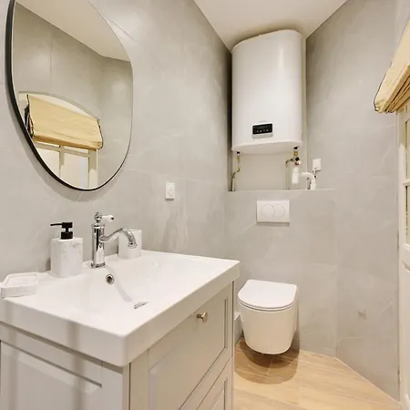 Triplex A Saint-germain-des-pres Apartment *