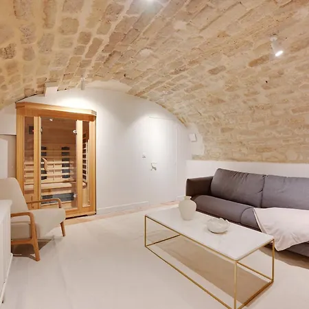 Triplex A Saint-germain-des-pres Apartment *